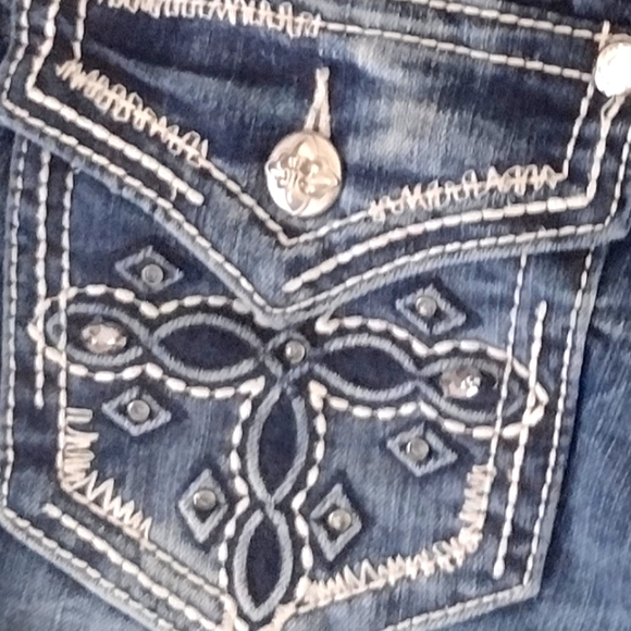 NWOT MISS ME SIGNATURE RISE SIZE 28 BOOTCUT. LOTS OF BLING💞💞💞💞💞💞 - Picture 11 of 13